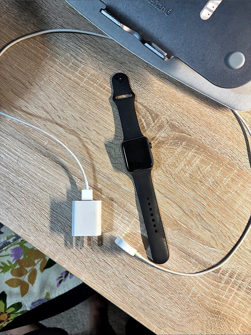 Apple Watch series 3, 42mm Smartwatch with Charger